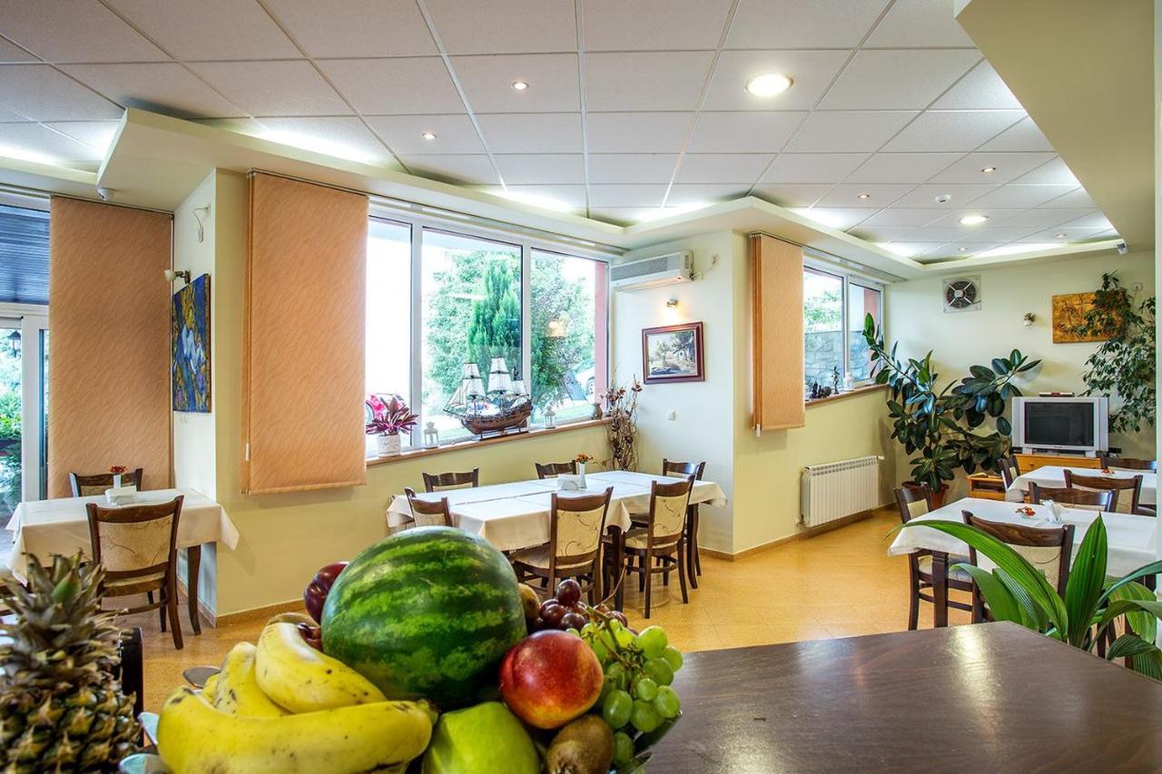 גלבטרצי Family Hotel Saint Konstantin מראה חיצוני תמונה