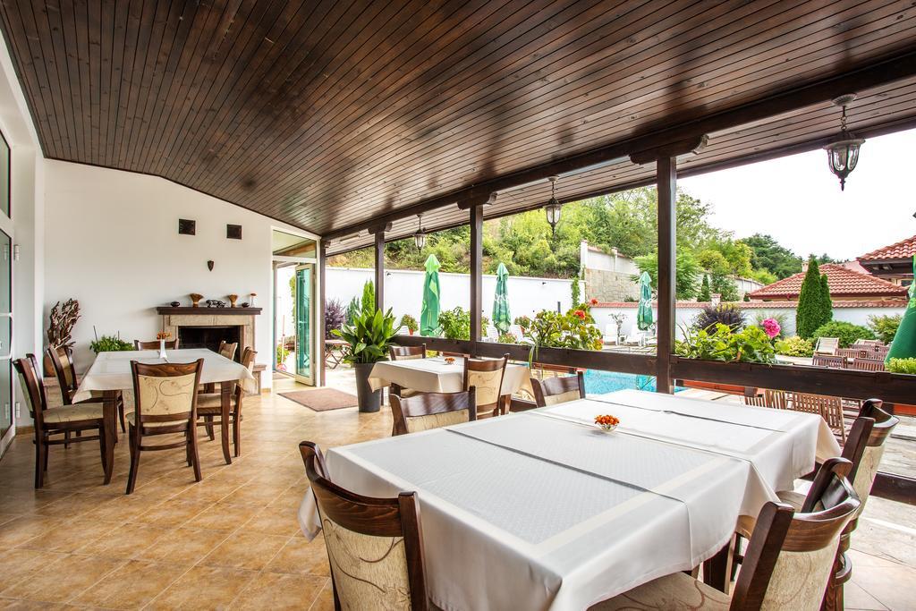 גלבטרצי Family Hotel Saint Konstantin מראה חיצוני תמונה